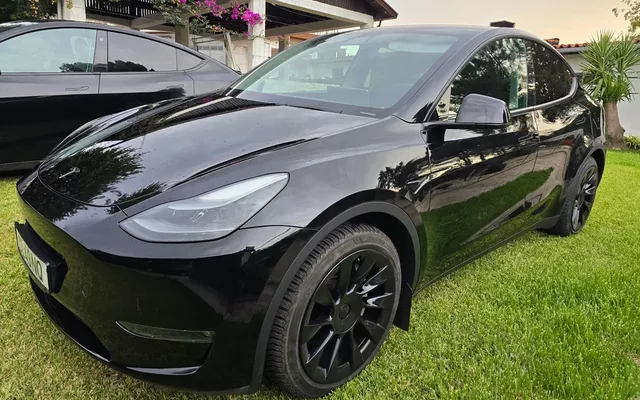 Tesla Model Y Long Range Dual Motor AWD