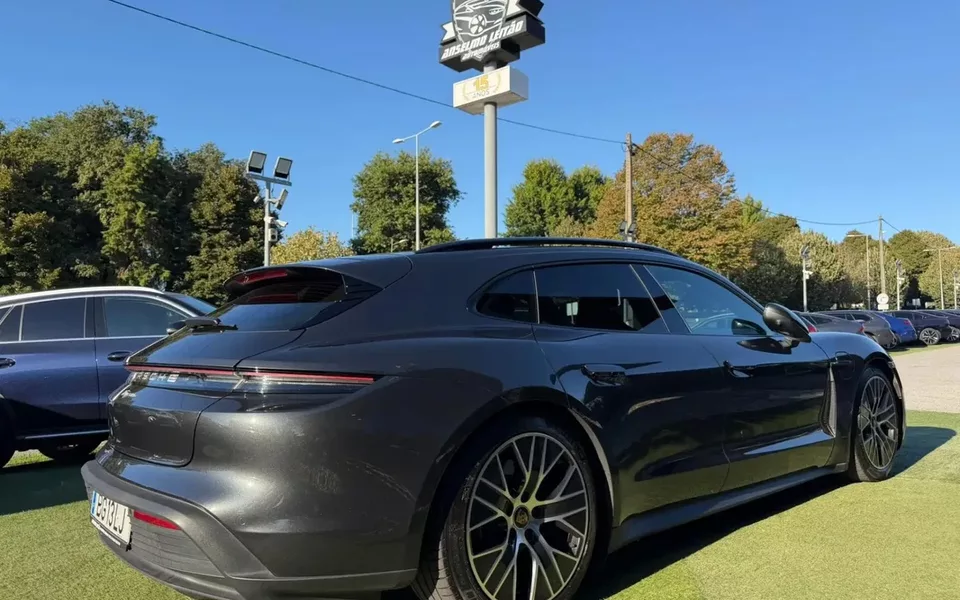 Porsche Taycan Sport Turismo Standard