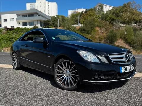 Mercedes-Benz E 220 CDi Avantgarde BlueEfficiency