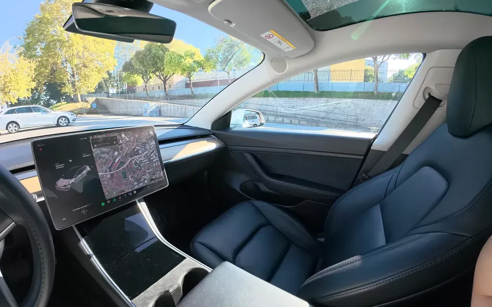 Tesla Model 3 Standard Range Plus RWD