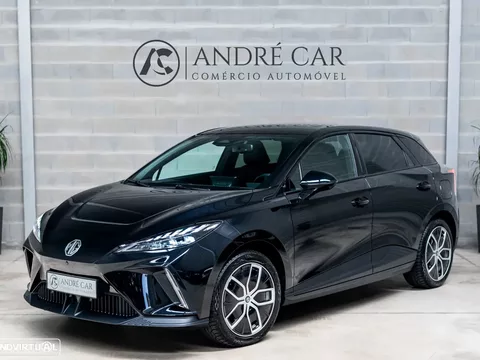 MG MG4 77 kWh Extended Range Luxury