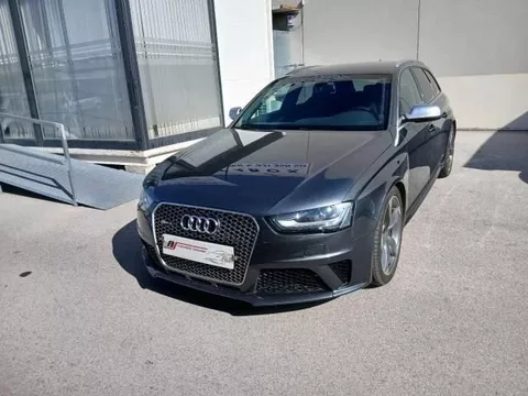 AUDI A4 RS 4 Avant 4.2 TFSI quattro S-Tronic