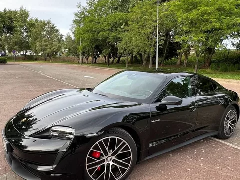 Porsche Taycan 4S