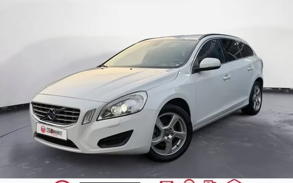 VOLVO V60 V60 D3 Momentum