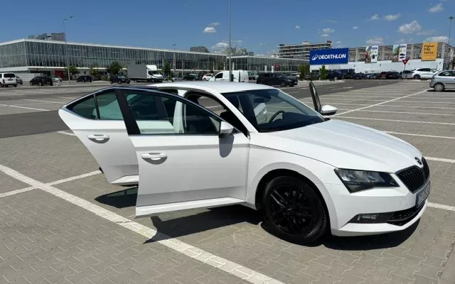 SKODA SUPERB 2018