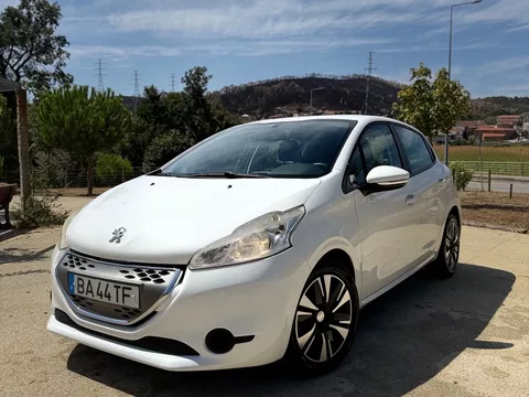 Peugeot 208 e-HDi 68 EGS5 Stop&Start Active