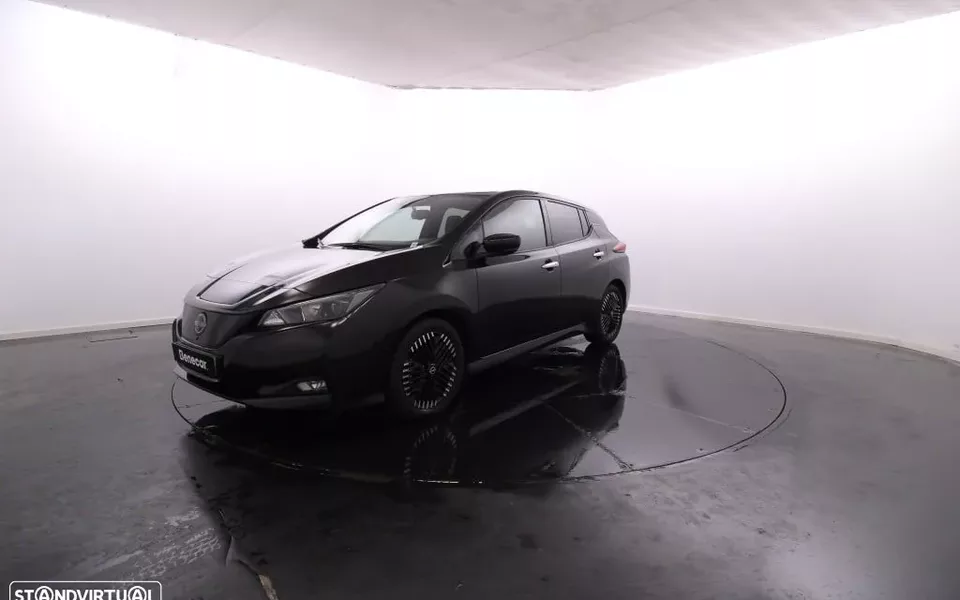 Nissan Leaf N-Connecta Two Tone