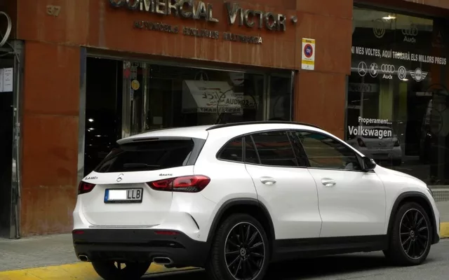 MERCEDES-BENZ Clase GLA GLA 220d 4Matic 8G-DCT