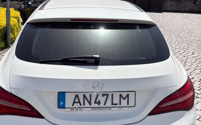 Mercedes-Benz CLA 200 d Shooting Brake AMG Line