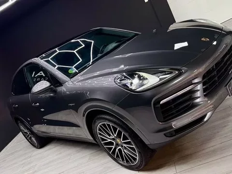 PORSCHE Cayenne E-Hybrid