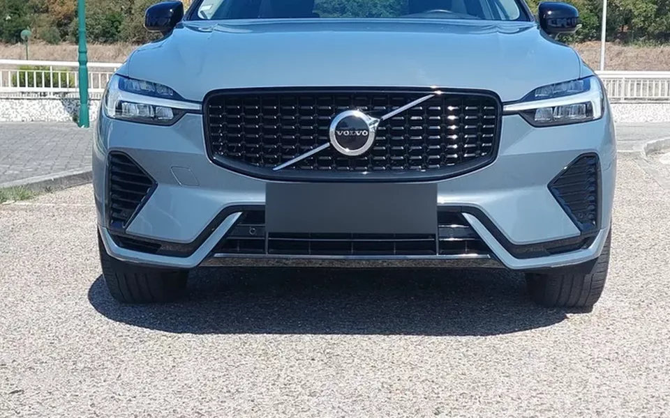 Volvo XC 60 2.0 T6 PHEV Plus Dark AWD
