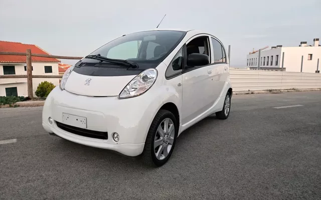 Peugeot iOn Standard