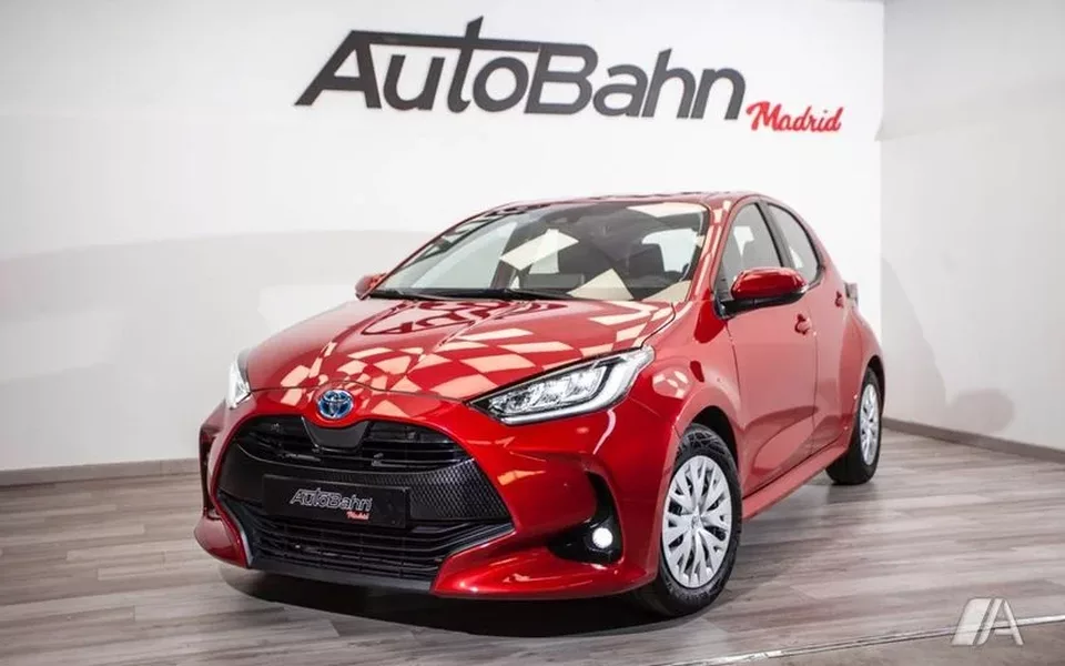 TOYOTA Yaris Yaris 120H 1.5 Business Plus