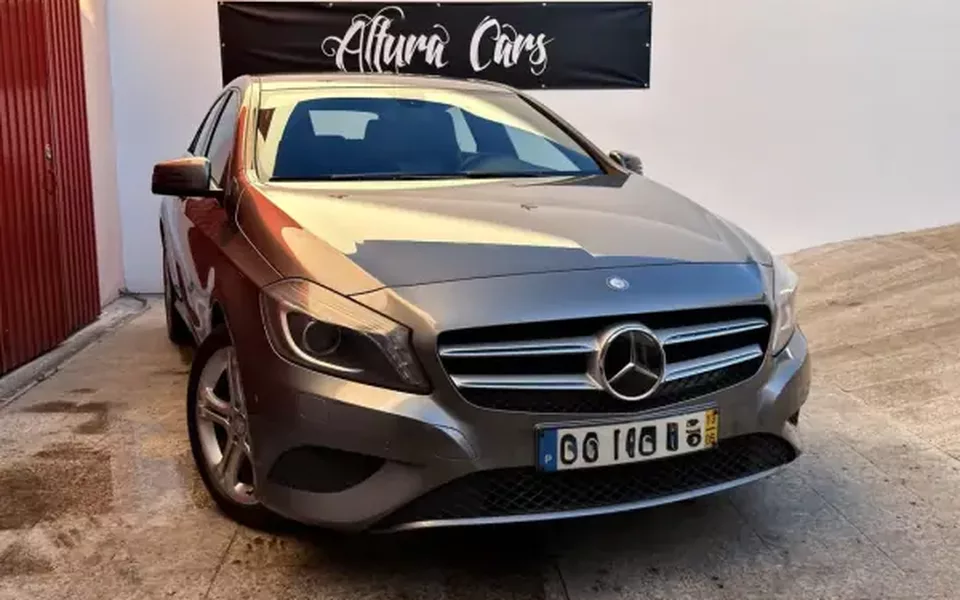 Mercedes-Benz A 200 2013 .