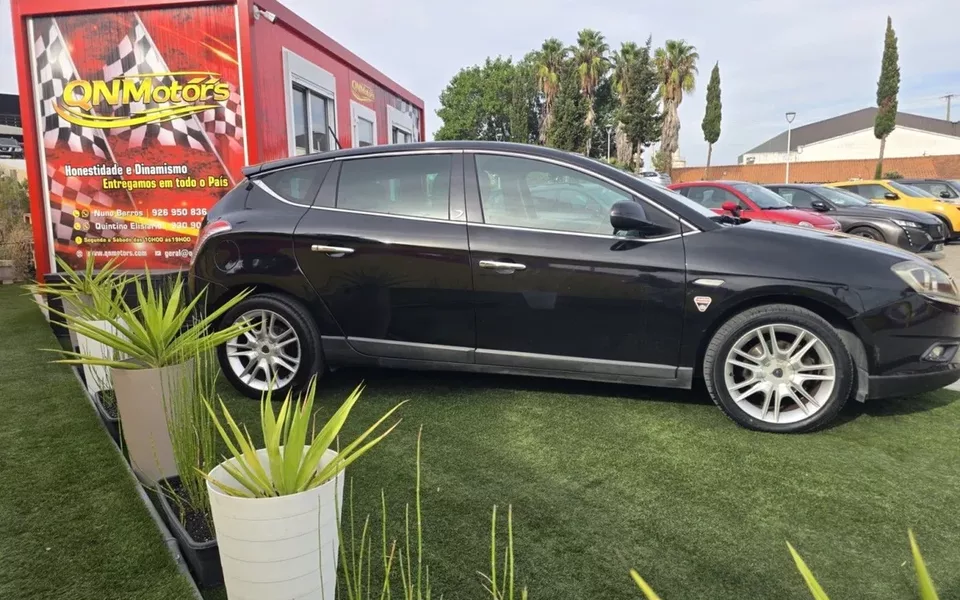 Lancia Delta 1.6 MultiJet 16v Oro