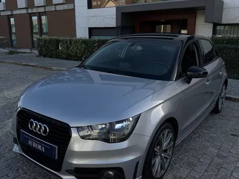 Audi A1 Sportback 1.6 TDi S-line S tronic