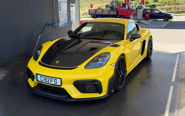 Porsche 718 Cayman GT4 RS