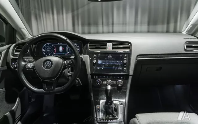 VOLKSWAGEN Golf Golf 2.0TDI R-Line 110kW