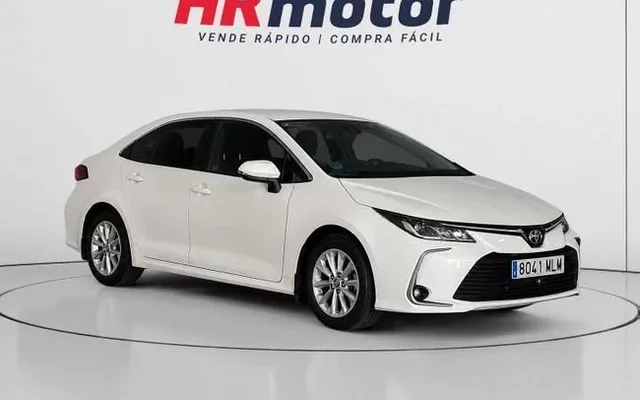 TOYOTA Corolla 1.5 Sedan 92 kW (125 CV)