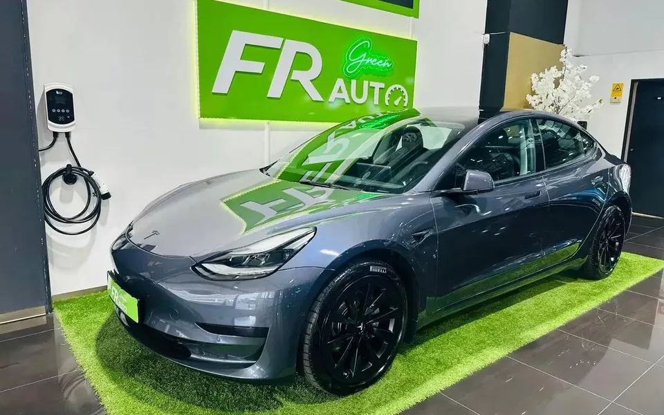 Tesla Model 3 Standard RWD
