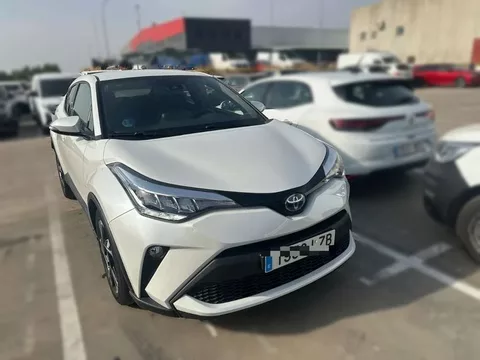 TOYOTA C-HR + 1.8 125H Advance