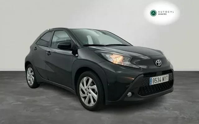 TOYOTA Aygo X Cross 1.0 VVT-I 72CV Play - 14900€ en Palencia