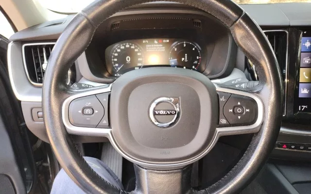 VOLVO XC60 XC60 B4 Essential FWD Aut.