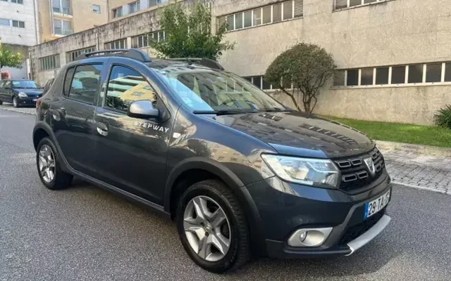 Dacia Sandero 2017 .