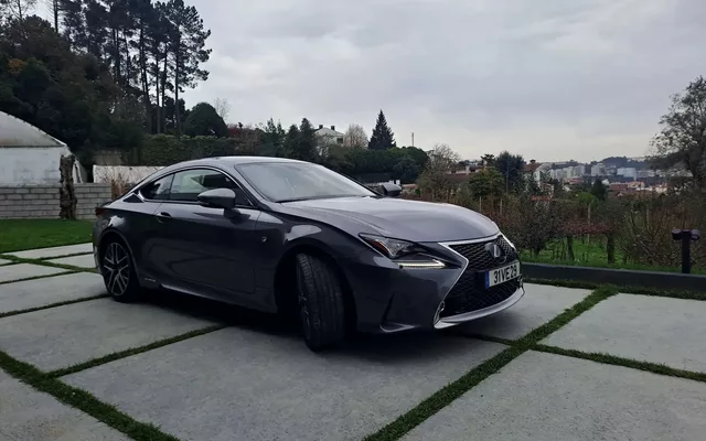 Lexus RC 300h F Sport+