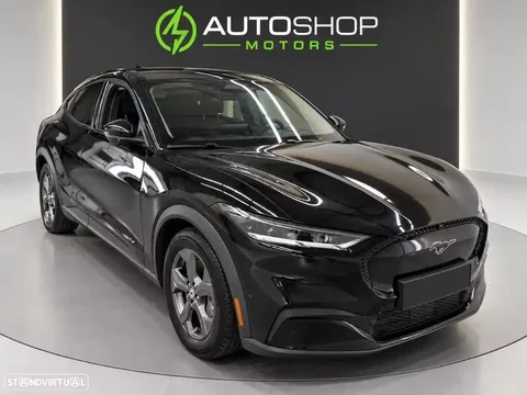 Ford Mustang Mach-E 75.7 kWh Base
