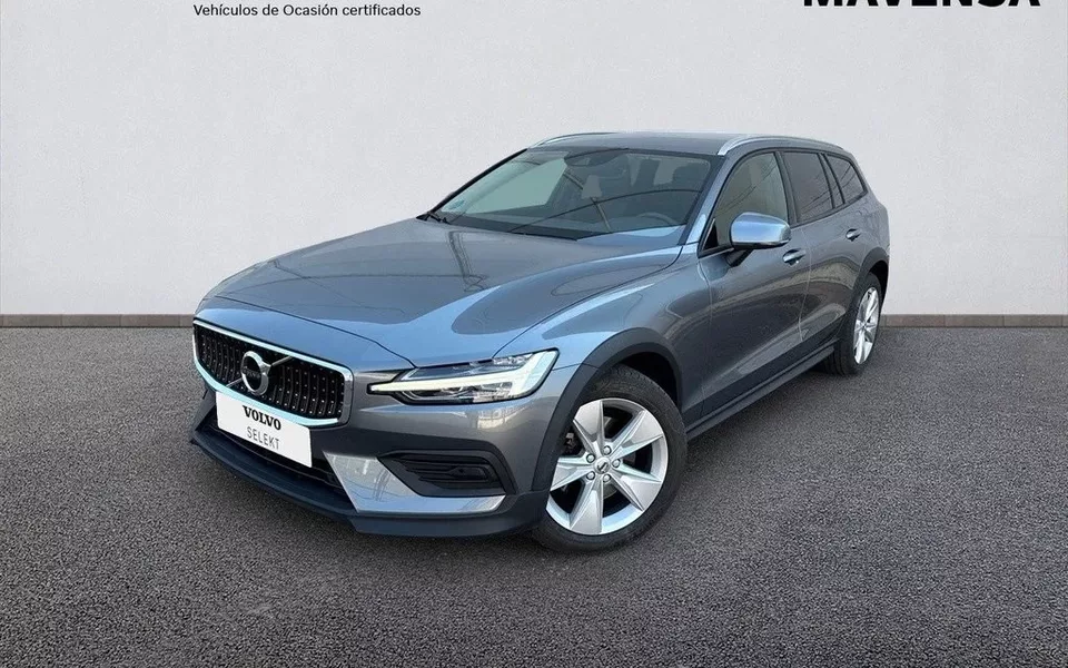 VOLVO V60 Cross Country 2.0 B4 (D) AWD Auto Cross Country - 31899€ en Almendralejo