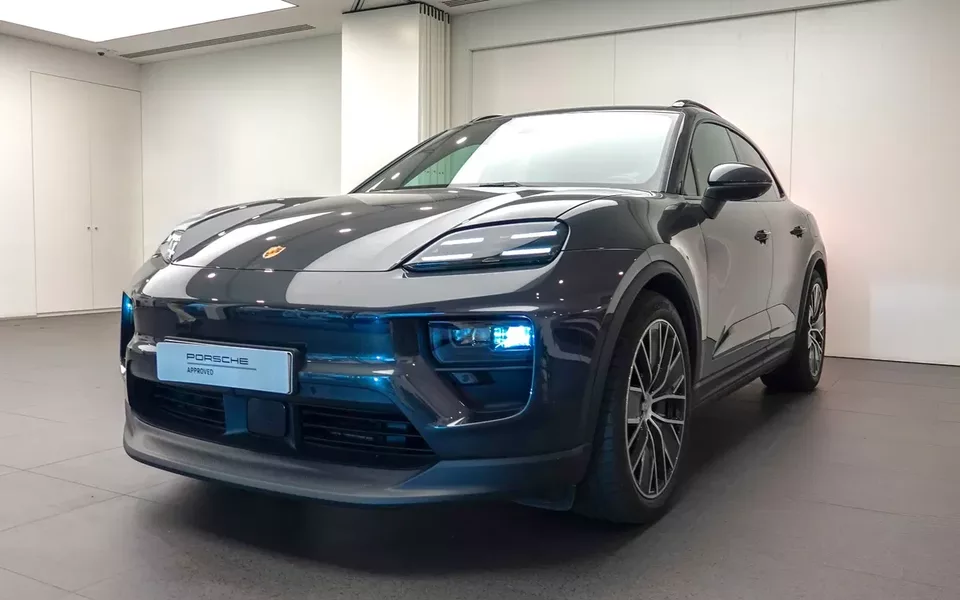 Porsche Macan Electric 4