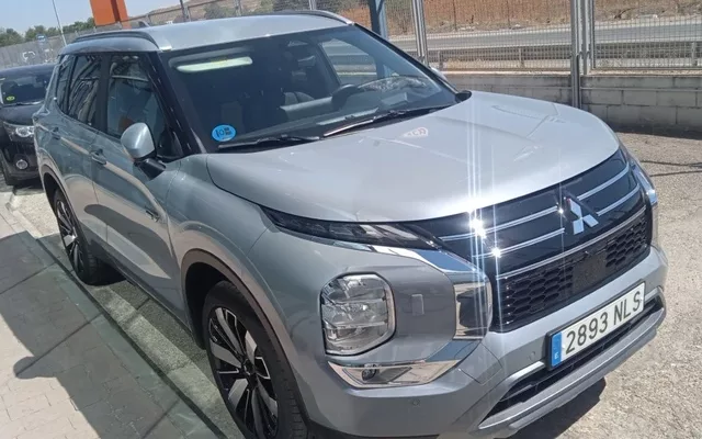 MITSUBISHI Outlander Outlander PHEV Kaiteki 4WD
