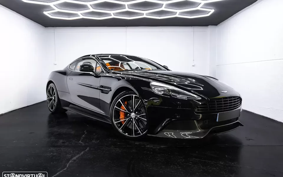 Aston Martin Vanquish 5.9 V12