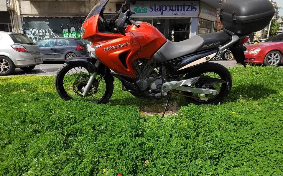 Honda Transalp 650 XL650V,1oΧέρι,Άριστο,Εδεσμεύθη 2005