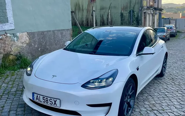 Tesla Model 3 Tração Traseira