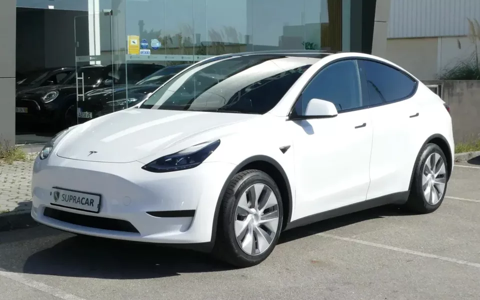 Tesla Model Y Standard