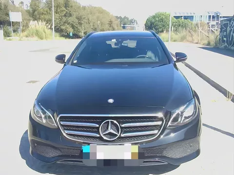 Mercedes-Benz E 220