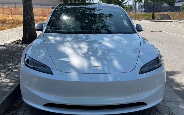 Tesla Model 3 Tração Traseira