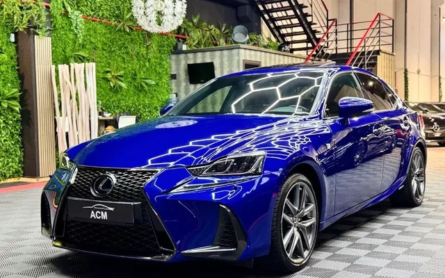 LEXUS IS IS 300h F-Sport Cuero