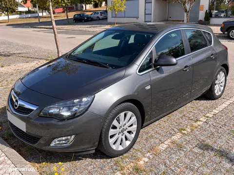 Opel Astra 1.7 CDTi Cosmo Start/Stop