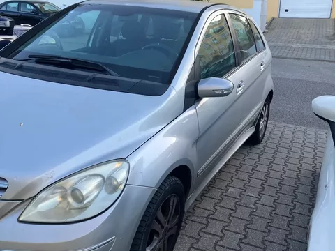 Mercedes-Benz B 150 Standard