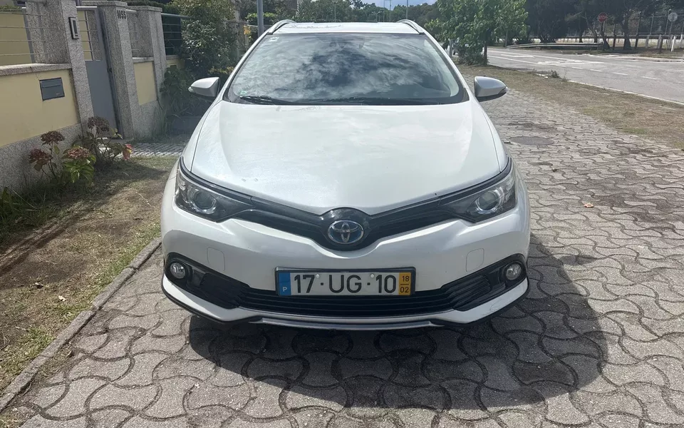 Toyota Auris Touring Sports 1.8 HSD Comfort+P.Sport