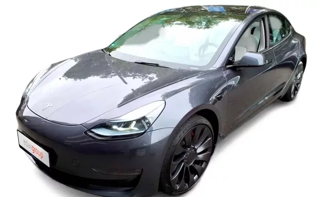 Tesla Model 3 Long Range AWD Dual Motor Performance