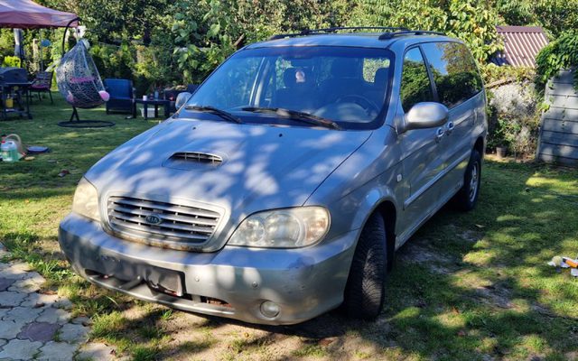 Kia Carnival minvan