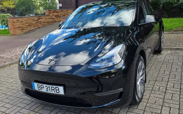 Tesla Model Y Long Range Dual Motor AWD
