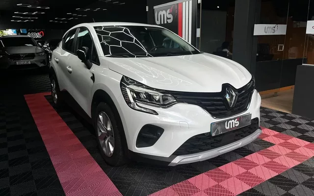 Renault Captur 1.6 E-Tech Intens