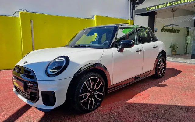 MINI 5 Portas Cooper Premium Plus JCW Auto