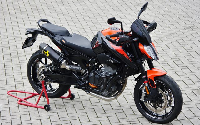KTM 890 Duke