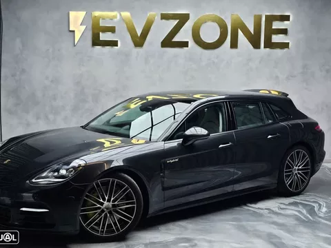 Porsche Panamera Sport Turismo 4 E-Hybrid Platinum Edition